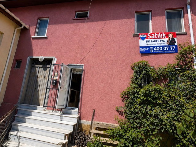 HÜLYA KENT SITESI'NDE KONFORU IÇINDE MÜSTAKIL 2 KATLI VILLA