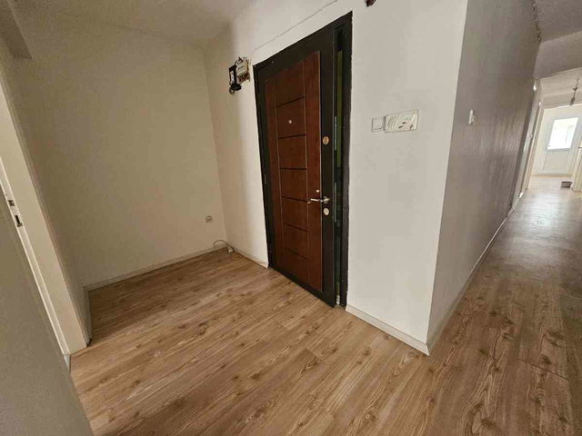 KARŞIYAKA DONANMACI’DA MERKEZİ KONUMDA, GENİŞ 3+1 BALKONLU DAIRE