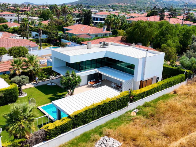 ÇEŞME MAMURBABA'DA  4,5+1 LÜKS VİLLA