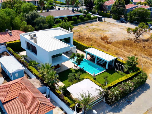 ÇEŞME MAMURBABA'DA  4,5+1 LÜKS VİLLA