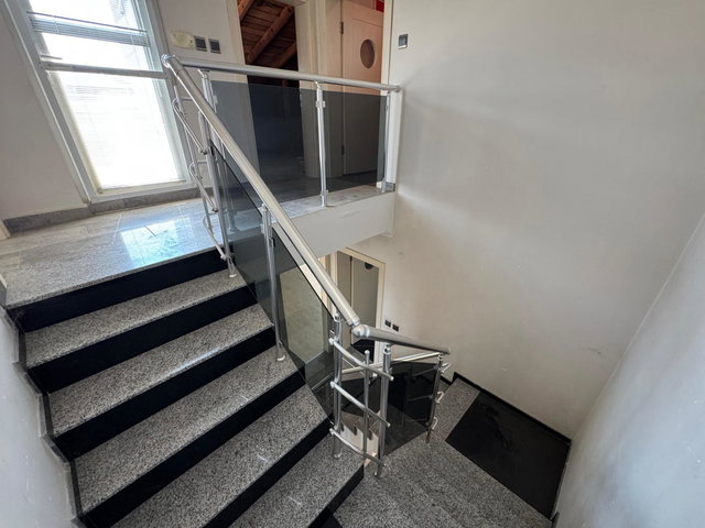 KUVAİ MİLLİYE MAHALLESİ CADDE CEPHELİ 7+1 FOURLEX VİLLA | 300 M² NET | TERAS, BAHÇE, KAPALI OTOPARK