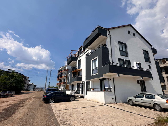 REMAX'DAN SULTAN OKULLARINA KOMŞU 2+1 ARA KAT KÖŞE DAİRE