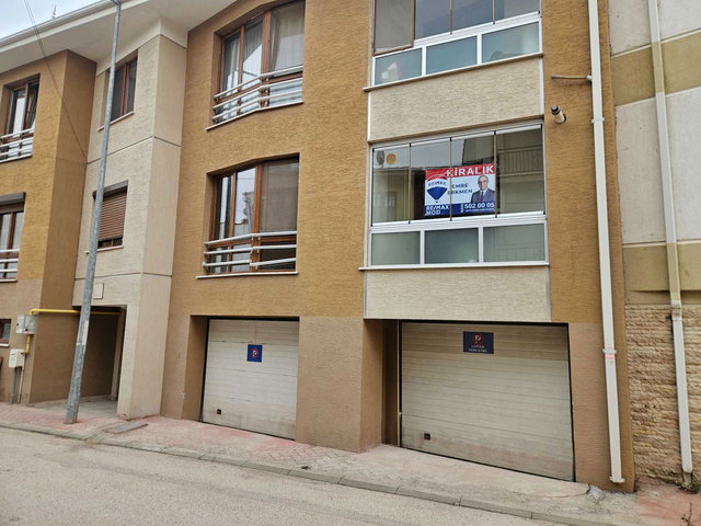 REMAX MOD'DAN SÜMER MAH. ÖZEL GARAJLI KİRALIK 2+1 DAİRE