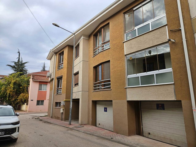 REMAX MOD'DAN SÜMER MAH. ÖZEL GARAJLI KİRALIK 2+1 DAİRE