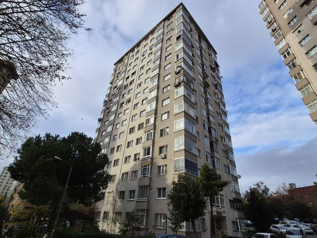 BOSTANCI KAYA SİTESİ’NDE 3+1 DENİZ VE ADALAR MANZARALI GÜVENLİKLİ OTOPARKLI METRO 100M SATILIK
