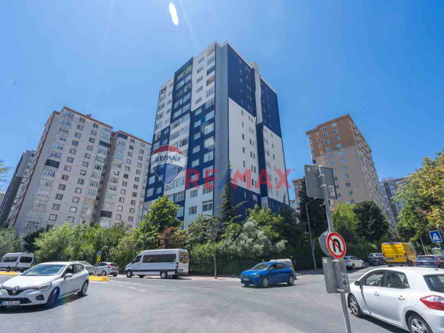 REMAX GELİŞİMDEN AK APARTMANINDA ÖNÜ AÇIK 3+1 SATILIK DAİRE