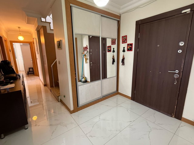 VATAN CAD. ÜZERİNDE SİTE İÇERİSİNDE SATILIK 220 M2 TERASLI DAİRE