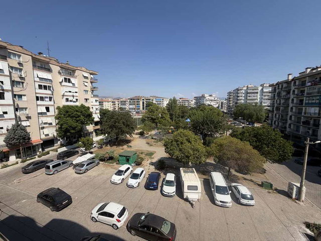 KARŞIYAKA YALI MAH 3+1 | 150 M² NET | 2 BANYO | BALKONLU | DOĞALGAZ KOMBİLİ | KREDİYE UYGUN