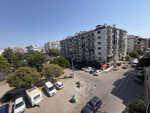 KARŞIYAKA YALI MAH 3+1 | 150 M² NET | 2 BANYO | BALKONLU | DOĞALGAZ KOMBİLİ | KREDİYE UYGUN