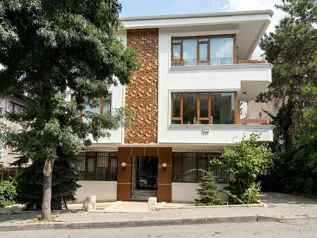 GOP HÜLYA SOKAK'TA EŞYALIK 2+1 KİRALIK DAİRE