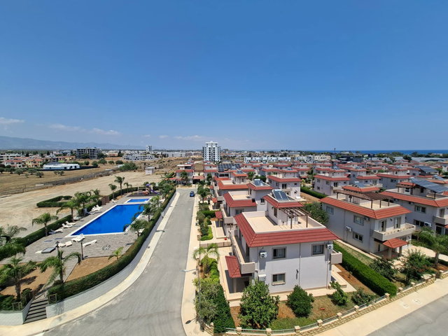 İSKELE MERKEZ’DE SIFIR BİNADA EŞYALI 2+1 | 5. KAT | 3 CEPHELİ | BALKONLU