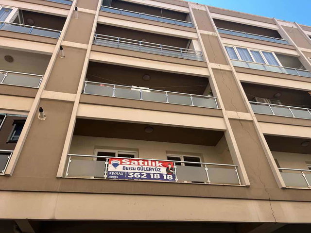 KARŞIYAKA' DA 2007 YAPIMI SATILIK BOŞ DAIRE