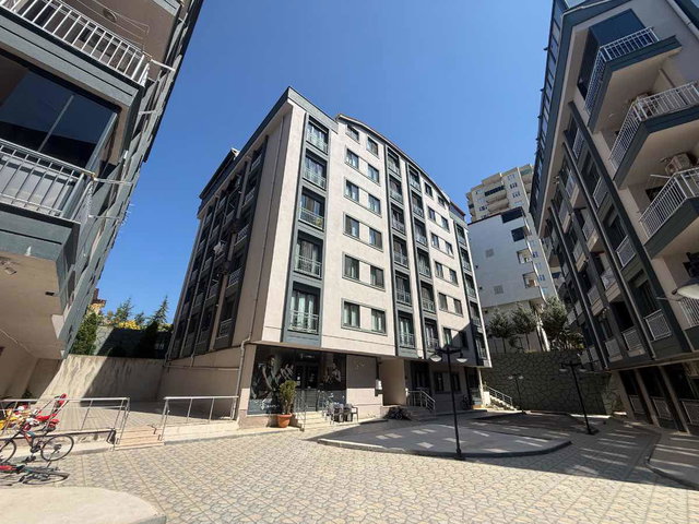 GEBZE BARIŞ MAHALLESI KONAK CITY SITESI'NDE 3+1 SATILIK DAIRE
