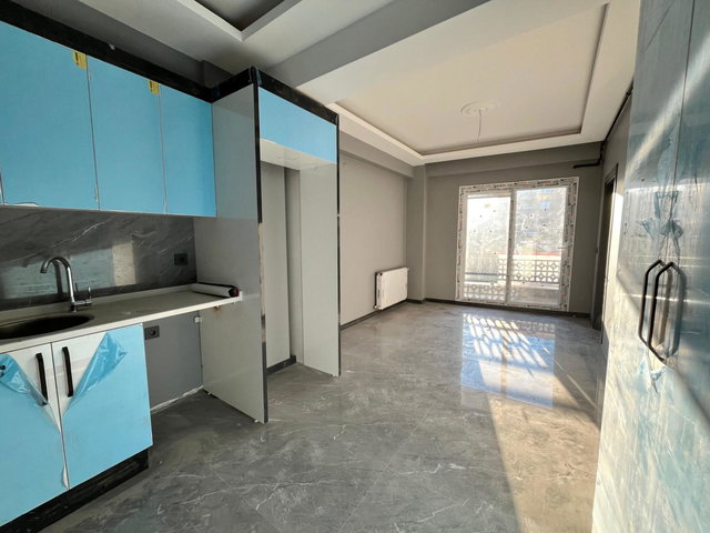 MENEMEN MERKEZDE ÇARŞIDA SIFIR 1+1 KİRALIK DAİRE