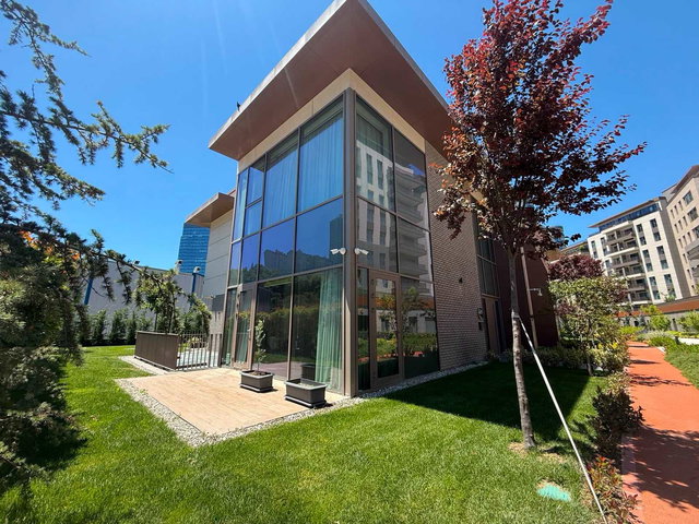 INVEST VADİ'DE 584 M² 6+2 MÜSTAKİL BAHÇELİ TRİPLEKS VİLLA