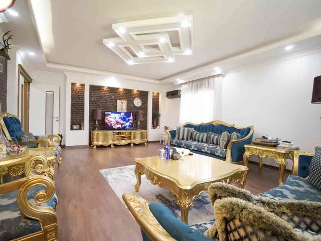 SARANTA EVLERINDE SATILIK 7+1 VILLA