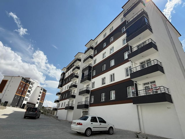 REMAX KEY'DEN SATILIK ÜNIVERSITE BÖLGESINDE 2+1 DAIRE