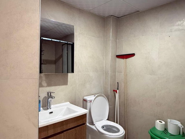 REMAX KEY'DEN SATILIK ÜNIVERSITE BÖLGESINDE 2+1 DAIRE