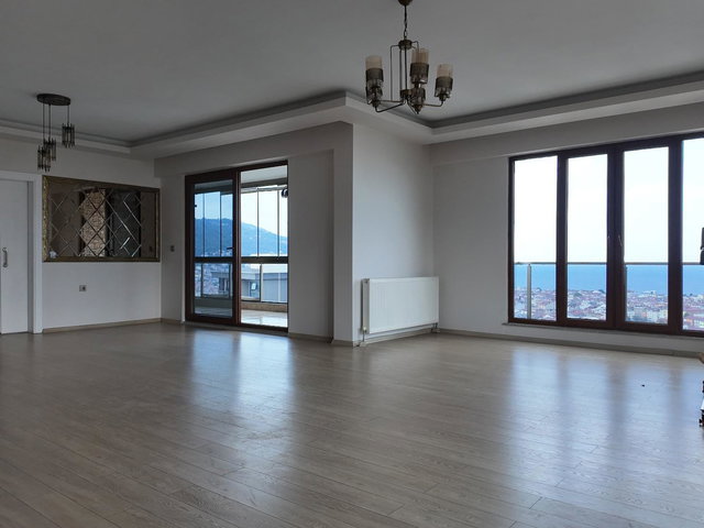 EMİRKENT SİTESİ'NDE | DENİZ MANZARALI KİRALIK 4+1 | 170 M²