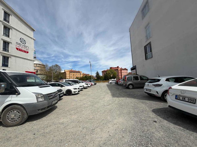 REMAX DEM'DEN 13 ŞUBAT CADDESİNDE 4+1 SATILIK DAİRE