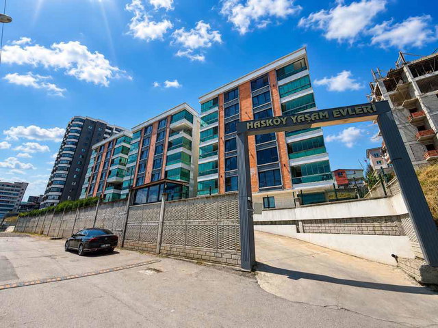 SAMSUN CANİK’TE SİTE İÇİNDE 2023 YAPIMI 4+1 | 165 M² NET | 2 BANYO 3 WC