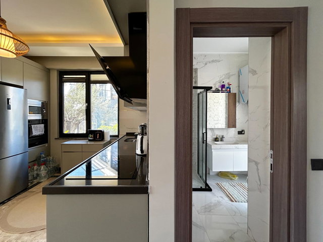 GÖMEÇ YÜKSELENPARK'TA HAVUZLU, GÜVENLIKLI SITEDE SATILIK 3+1 VILLA