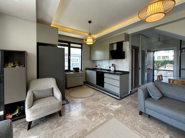 GÖMEÇ YÜKSELENPARK'TA HAVUZLU, GÜVENLIKLI SITEDE SATILIK 3+1 VILLA