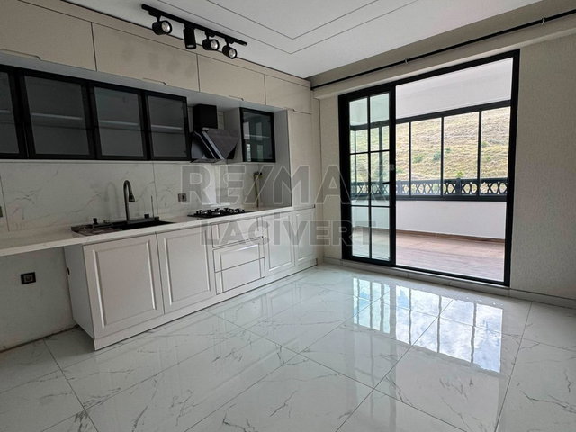 RE/MAX LACİVERT'TEN YILDIZKENT SATILIK 2+1 DAİRE