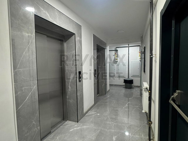 RE/MAX LACİVERT'TEN YILDIZKENT SATILIK 2+1 DAİRE