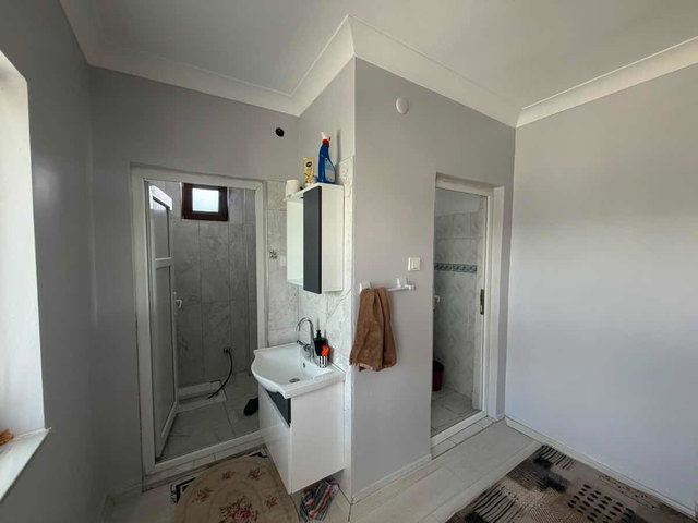 REMAX DEM'DEN AKYAZI'DA 3+1 SATILIK (571 M2) MÜSTAKİL EV