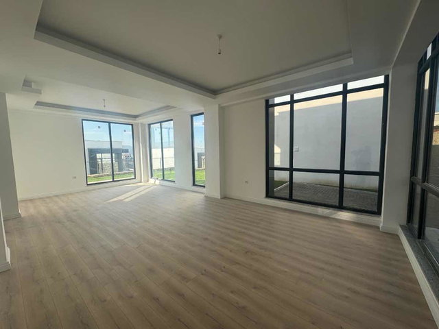 BAŞISKELE DAMLAR MAHALLESI SUPARK AMAZON SITESI'NDE 5+1 VILLA