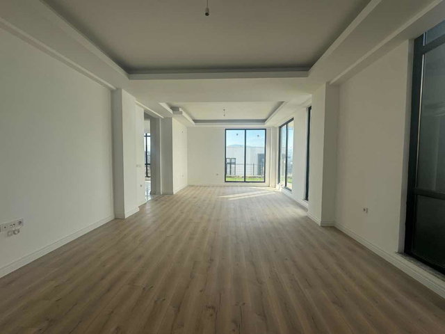 BAŞISKELE DAMLAR MAHALLESI SUPARK AMAZON SITESI'NDE 5+1 VILLA