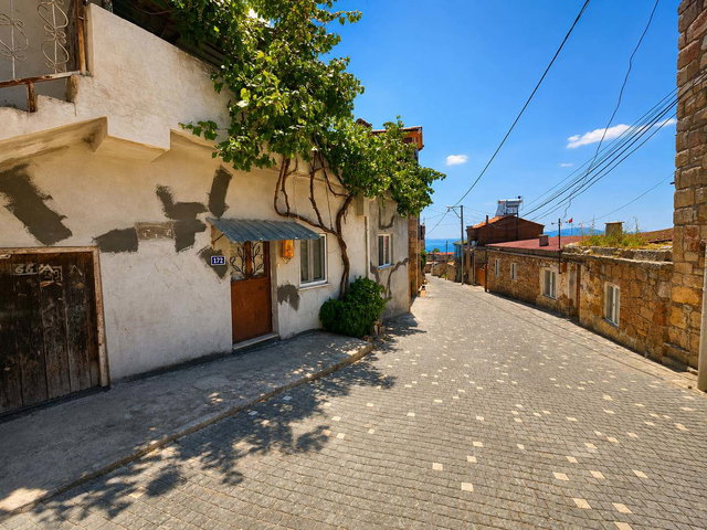 ÇANAKKALE ASSOS KAYALAR MÜSTAKİL SATILIK TAŞ EV