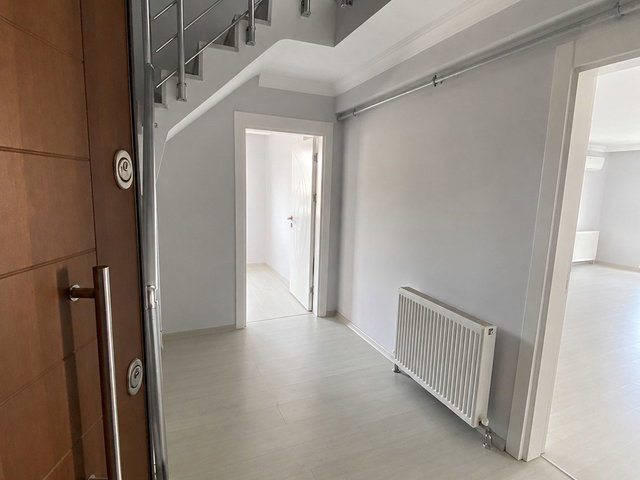KAVAKLAR’DA SIFIR 5+1 DUBLEKS | TERASLI, DENİZ MANZARALI, 3 BANYO VE 2 KLIMALI