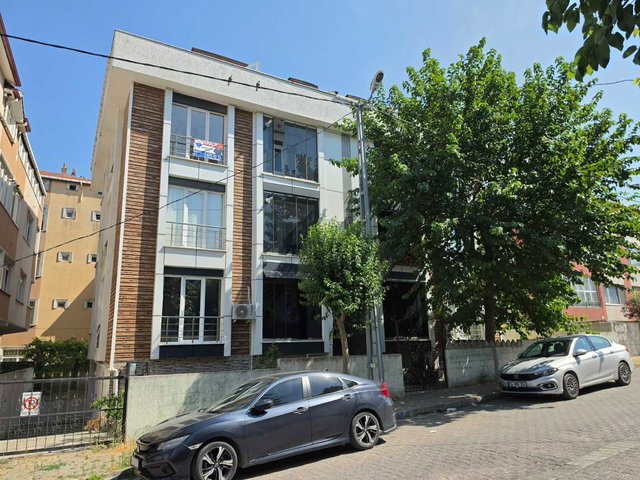 AVCILAR FİRUZKÖY'DE GÖL-DENİZ MAZARALI KİRALIK 2+1 DAİRE