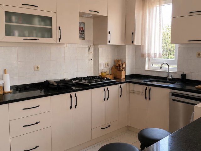 MEYDANKAVAĞI MAHALLESİ 145 M² 3+1 SATILIK DAİRE