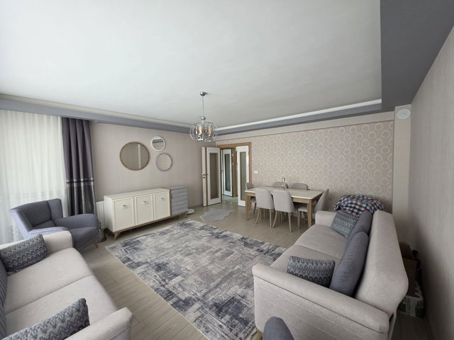 ETİMESGUT AYYILDIZ MH. NEZİH SİTEDE GENİŞ BALKONLU, YAPILI 3+1 SATILIK DAİRE