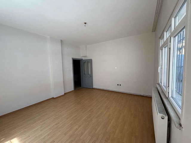 SANCAKTEPE AKPINAR MAHALLESİ AKŞEMSETTİN CADDESİ'NDE METROYA YAKIN 3+1 KİRALIK DAİRE