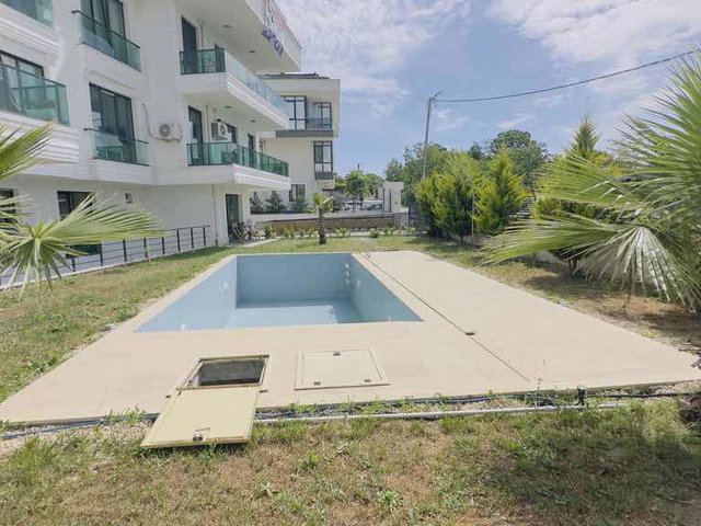 BÜYÜKÇEKMECEDE HAVUZLU BUTİK SİTEDE SATILIK 4+1 DUBLEKS