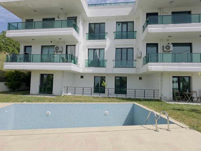 BÜYÜKÇEKMECEDE HAVUZLU BUTİK SİTEDE SATILIK 4+1 DUBLEKS