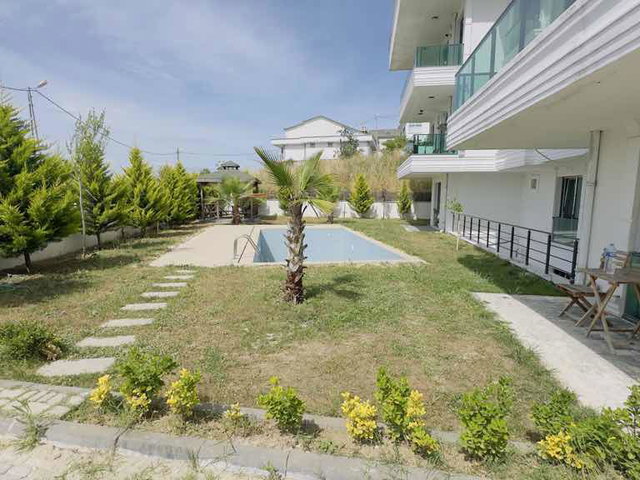 BÜYÜKÇEKMECEDE HAVUZLU BUTİK SİTEDE SATILIK 4+1 DUBLEKS