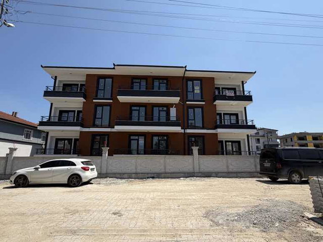 REMAX MAVİDEN ARİFİYE NEVIYE MAH.DE SATILIK 2+1 DAİRE