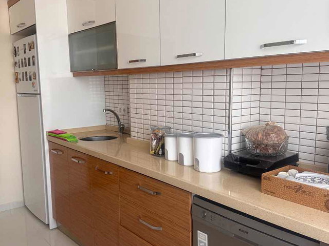CEMAL UMAR'DA MALTEPE ZÜMRÜTEVLER ARAKAT SATILIK 3+1 DAİRE