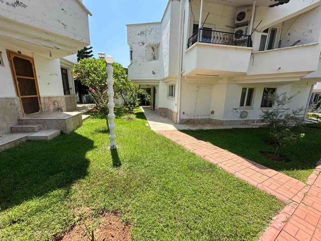 PLAJA SIFIR | MUZ BAHÇELERİYLE ÇEVRİLİ SİTEDE | FULL EŞYALI 3+1 VİLLA