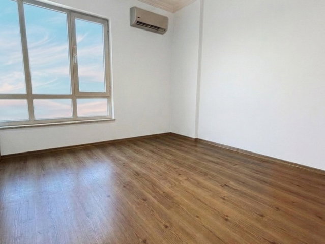 BOSTANLI  DENİZE 150 METRE  ,GENİŞ -YENİLENMİŞ 3+1  KİRALIK  DAİRE