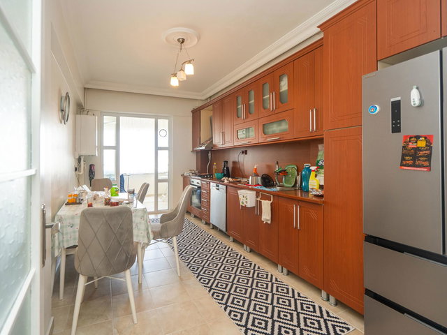 REMAX GELİŞİMDEN PRESTİJ EVLERİNDE 3+1 İÇİ FULL YAPILI DAİRE