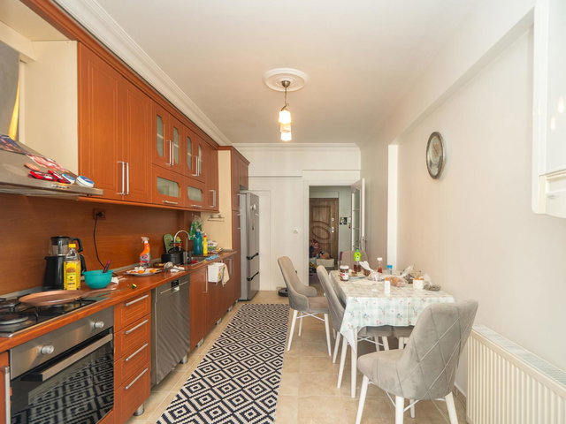 REMAX GELİŞİMDEN PRESTİJ EVLERİNDE 3+1 İÇİ FULL YAPILI DAİRE