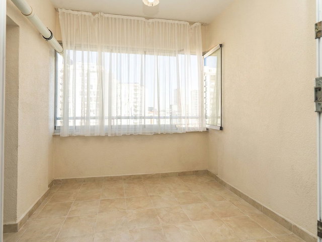 REMAX GELİŞİMDEN PRESTİJ EVLERİNDE 3+1 İÇİ FULL YAPILI DAİRE