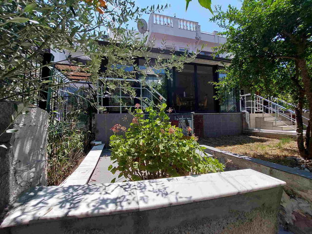 AYVALIK SAHILKENT VILLALAR BÖLGESINDE KALORİFER ALTYAPILI SATILIK DUBLEKS 2+1 VILLA