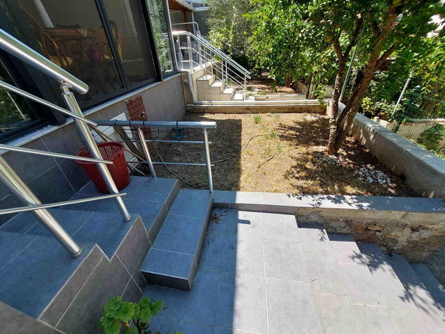 AYVALIK SAHILKENT VILLALAR BÖLGESINDE KALORİFER ALTYAPILI SATILIK DUBLEKS 2+1 VILLA